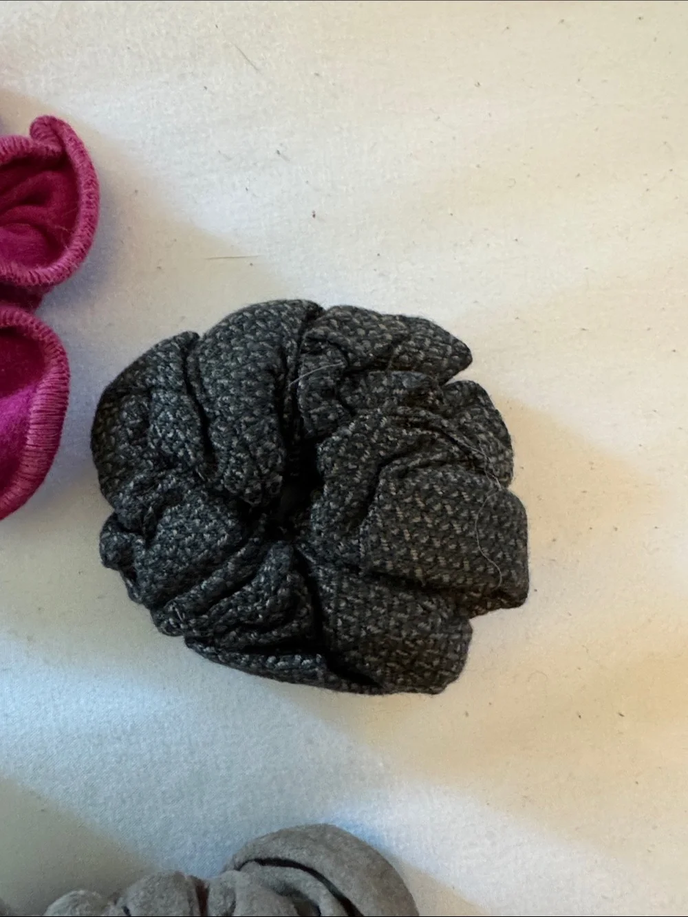 Assorted Women's Scrunchie & Hair Accessory Set - Mixed Colors